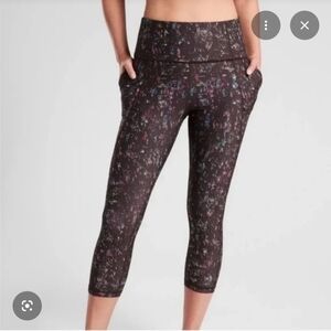 Athleta lightning city lights capri XS